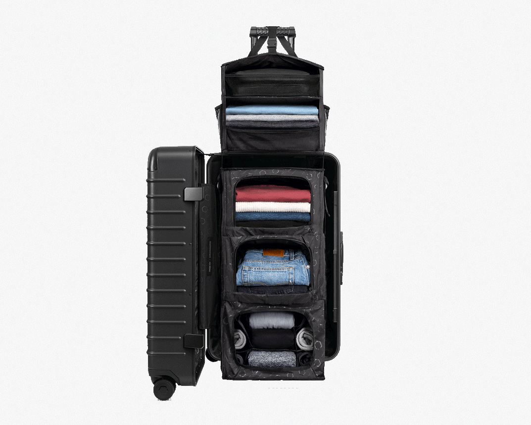 Solgaard Closet review: this suitcase with pop-out shelves changed